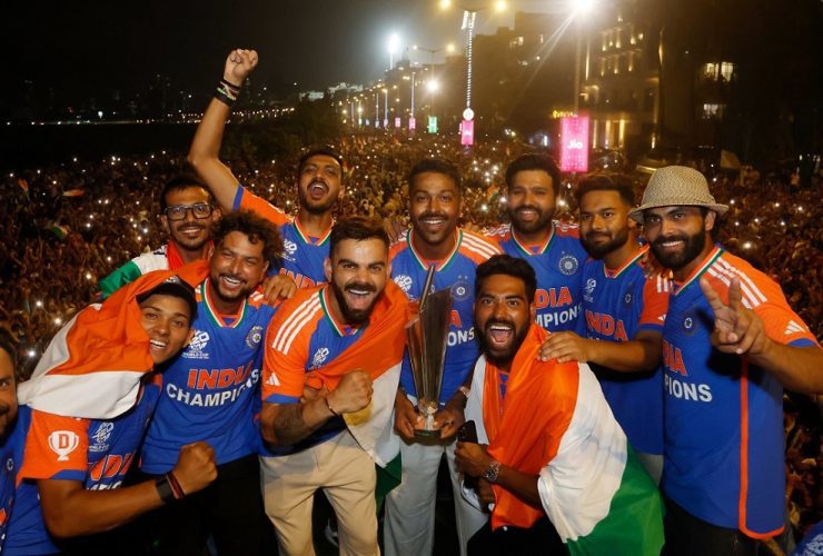 Team India, World Cup Trophy, Warm Welcome, Delhi Mumbai, T20 World Cup, BCCI, Rohit Sharma, Virat Kohli, Hardik Pandya, Jasprit Bumrah,