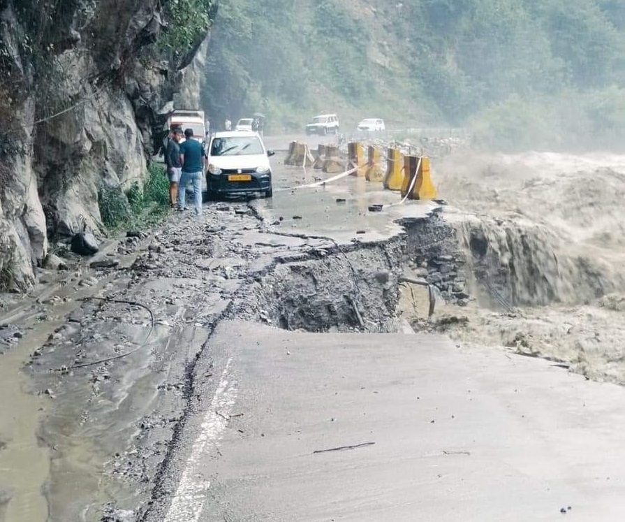 Hamachal pradesh, Cloudburst, Rain, Heavy rain, Many missing in Himachal pradesh rain, flood,