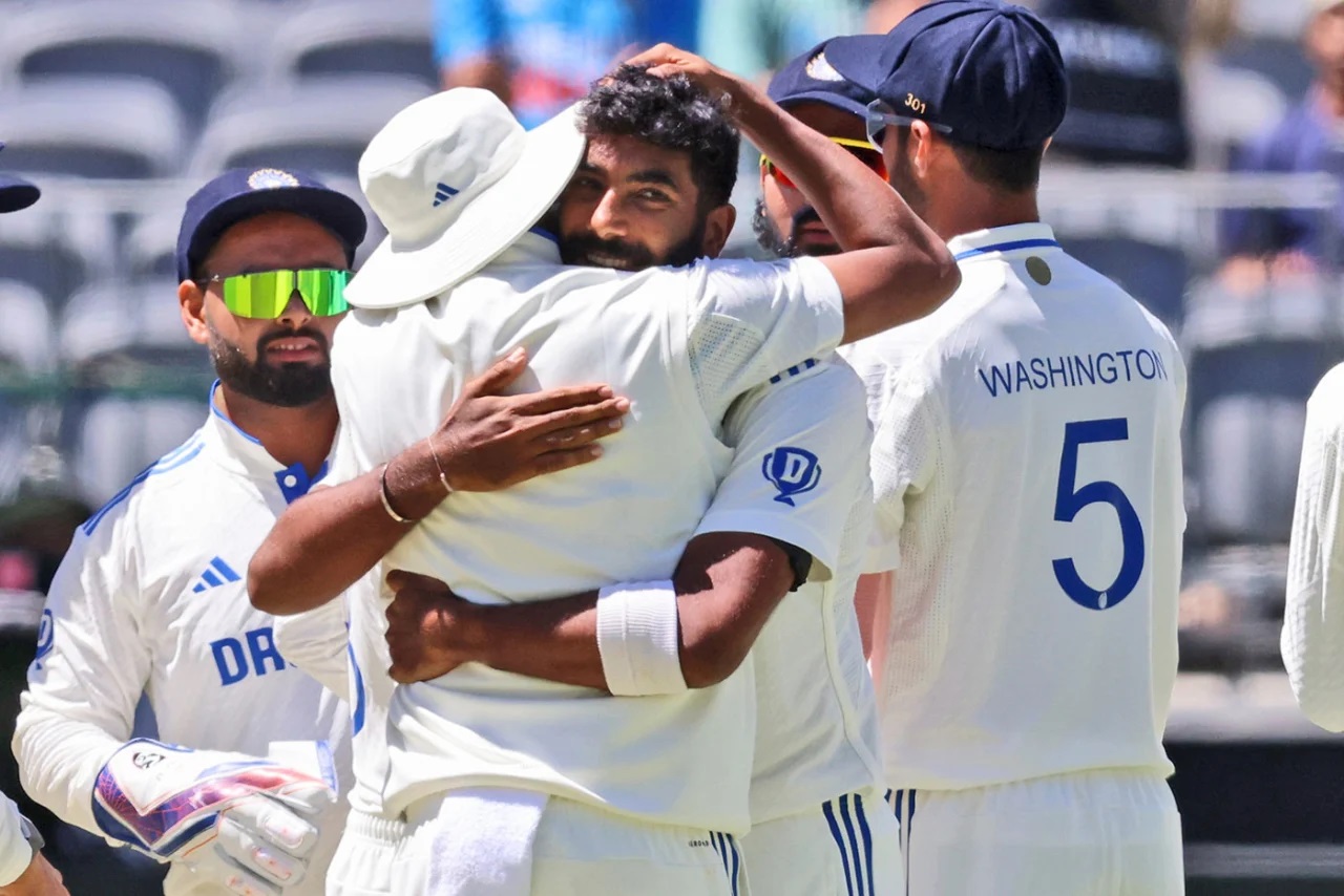 India Vs Australia, Perth Test, Jasprit Bumrah, Mitchell Starc, Harshit rana, Siraj,