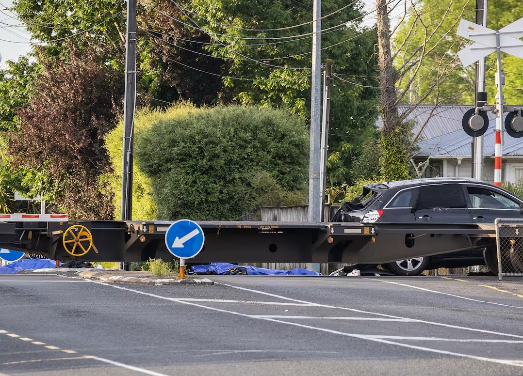 Auckland Train Accident, Peachgrove Road, Train and car collided, Hamilton,