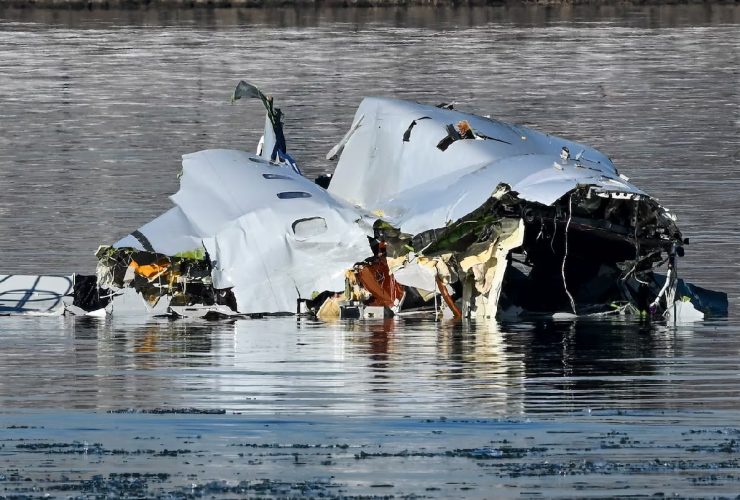 Washington DC, Portomac River, US Army Helicopter and Plane collision, American Airlines,