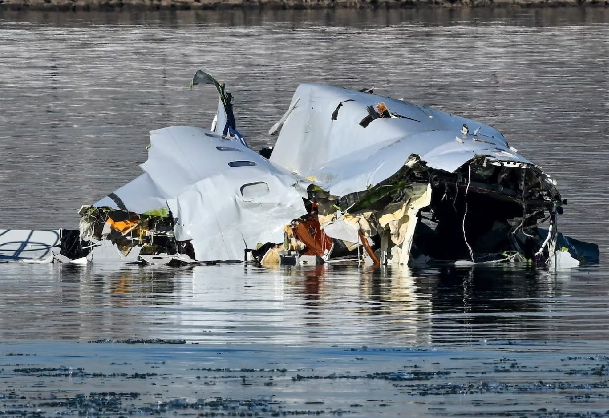 Washington DC, Portomac River, US Army Helicopter and Plane collision, American Airlines,