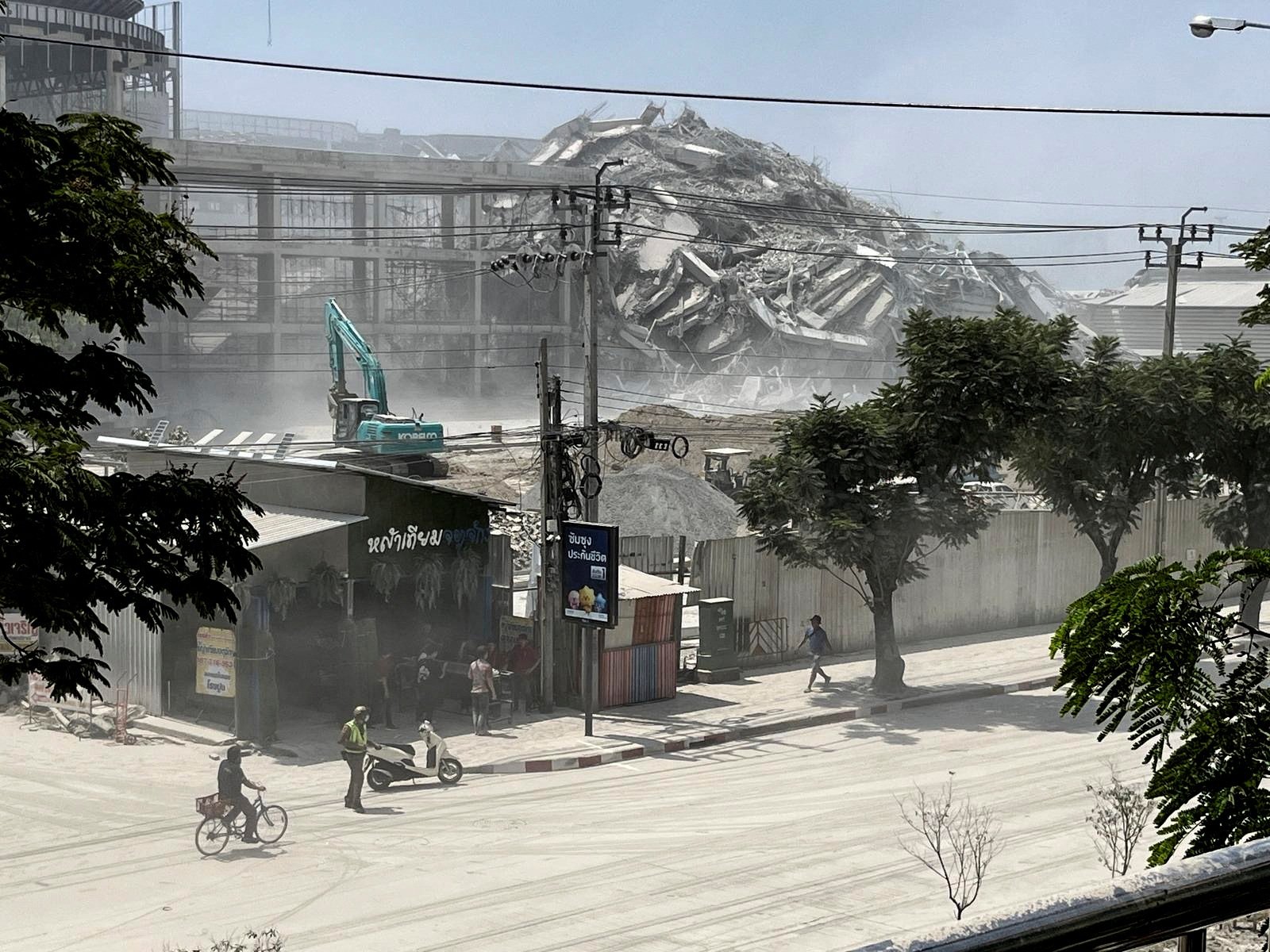 Earthquake, 7.7 Magnitude, Thailand and Myanmar, Building Collapsed in Thailand,