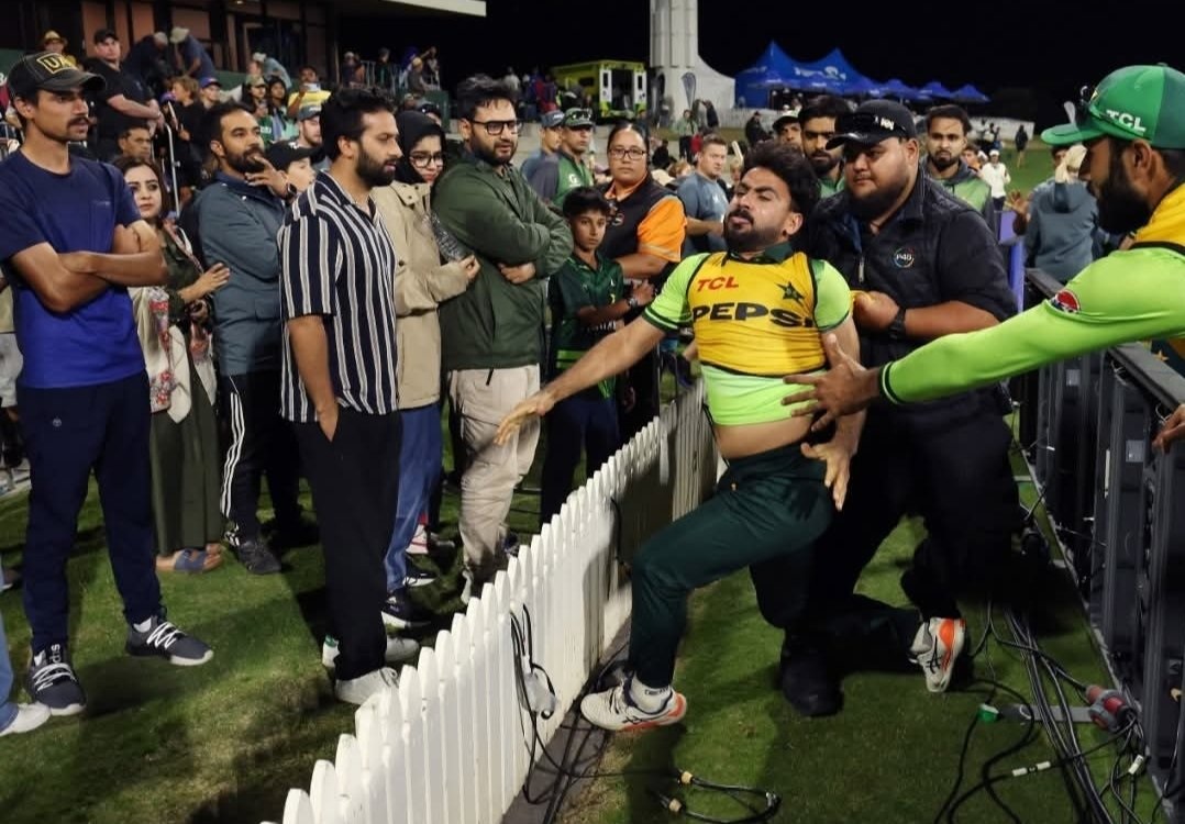 Khushdil Shah, Pakistan Vs New Zealand ODI, Khushdil Shah Confront with fans, Mount Maunganui,