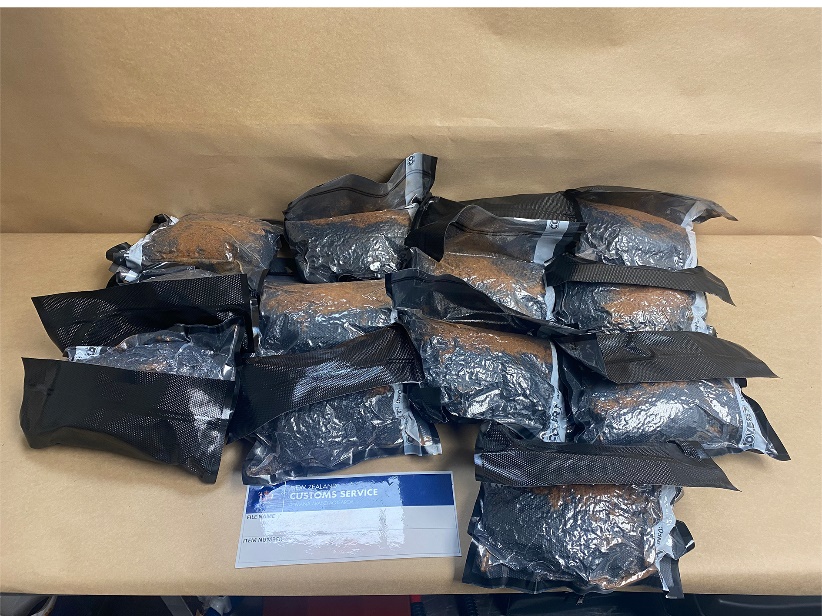 Auckland Airport, Los Angles Flight, 19 Year Passenger, Auckland Airport Drugs Burst,
