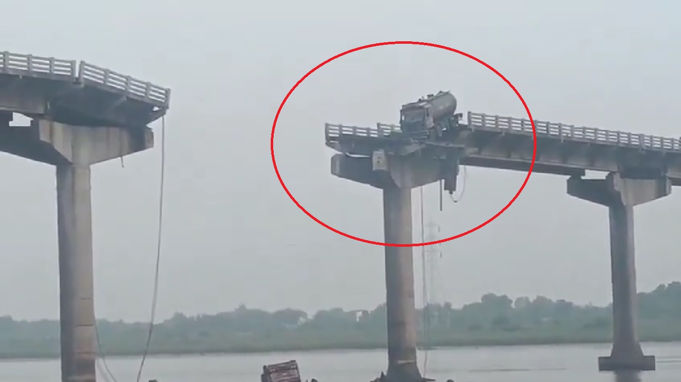 vadodara, Padara, Gambhira Bridge Collapsed, Gujarat news,