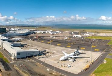 Auckland Airport, Heavy Winds, Flights Delayed, Flights Cancelled, Passenger Stranded,