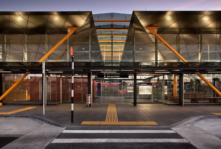New lynn Train Station, Auckland, Robbery incident,